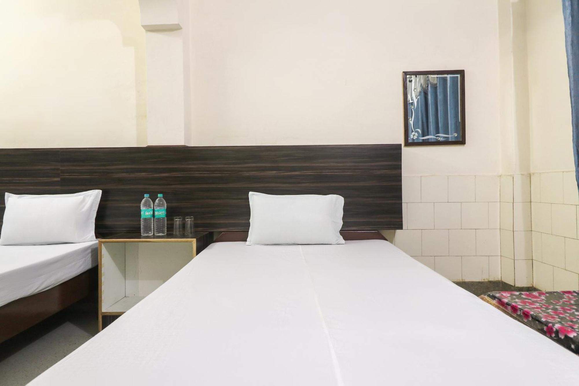 Spot On Hotel Anand Bhawan Alīgarh Exterior foto